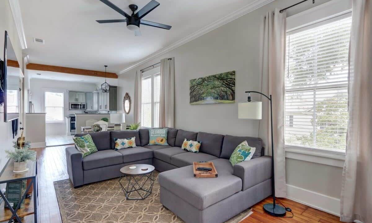 Photo of Livingroom in Historic District - North