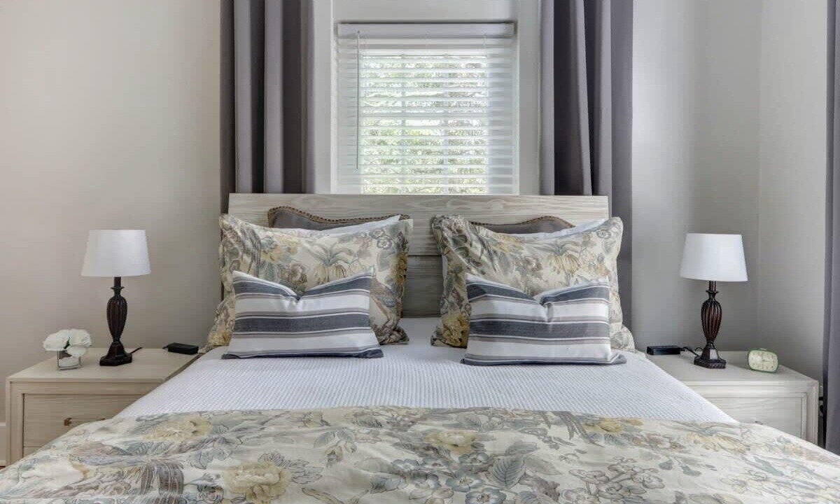 Photo of Bedroom in Historic District - North