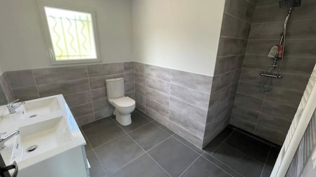 Photo of Bathroom in La Chapelle-de-la-Tour