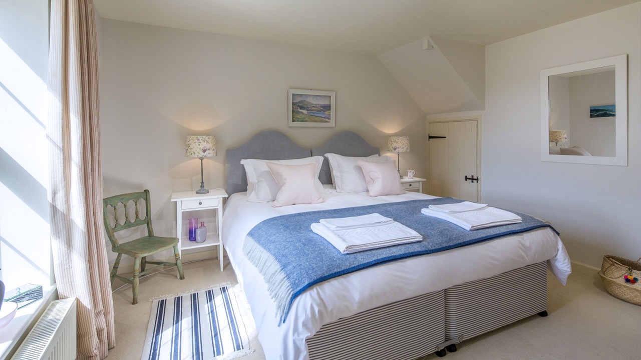 Photo of Bedroom in Yattendon