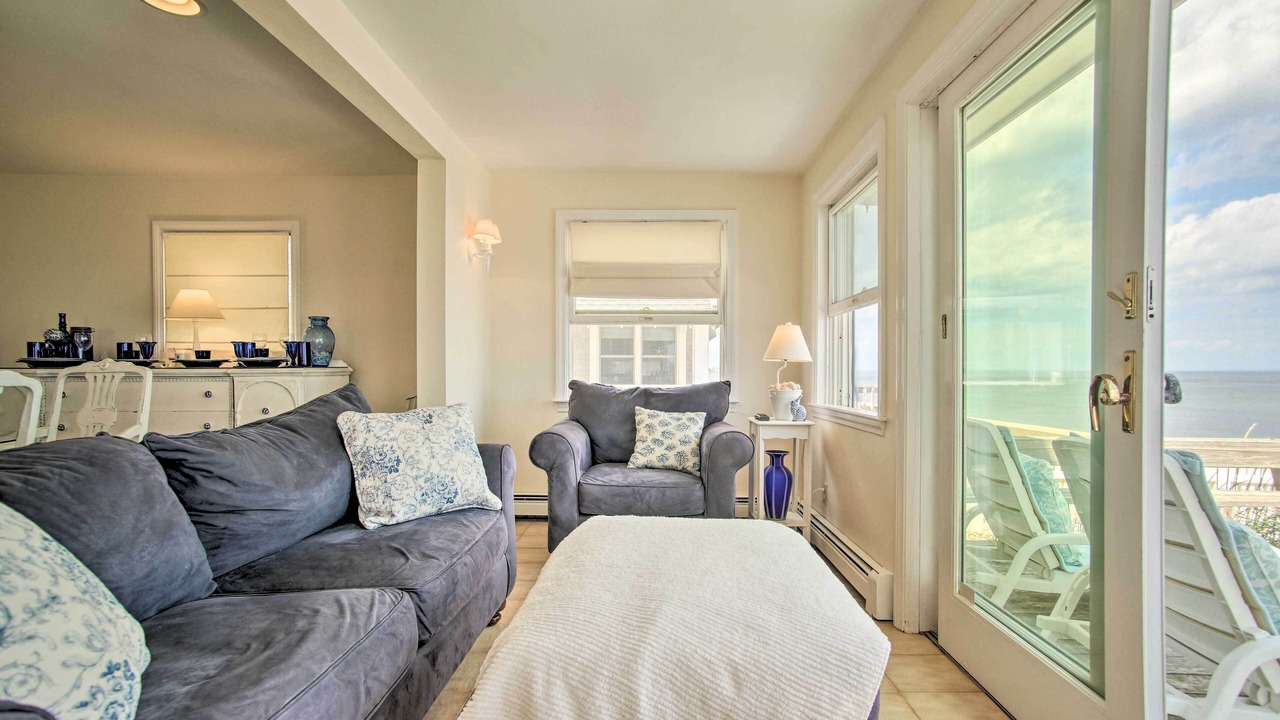 Photo of Livingroom in Ocean Bluff-Brant Rock