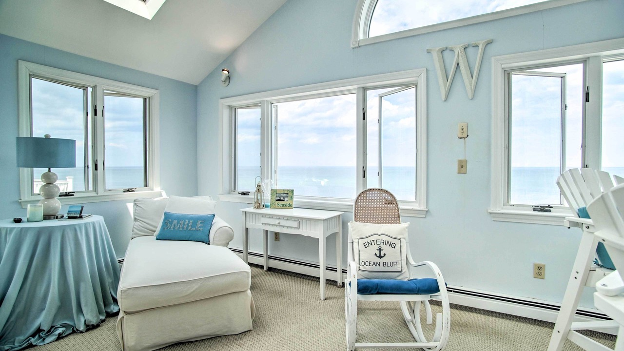 Photo of Livingroom in Ocean Bluff-Brant Rock
