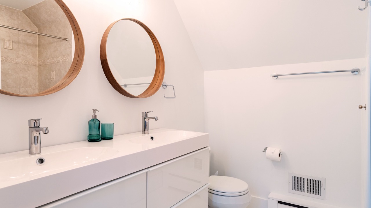 Photo of Bathroom in Shirley