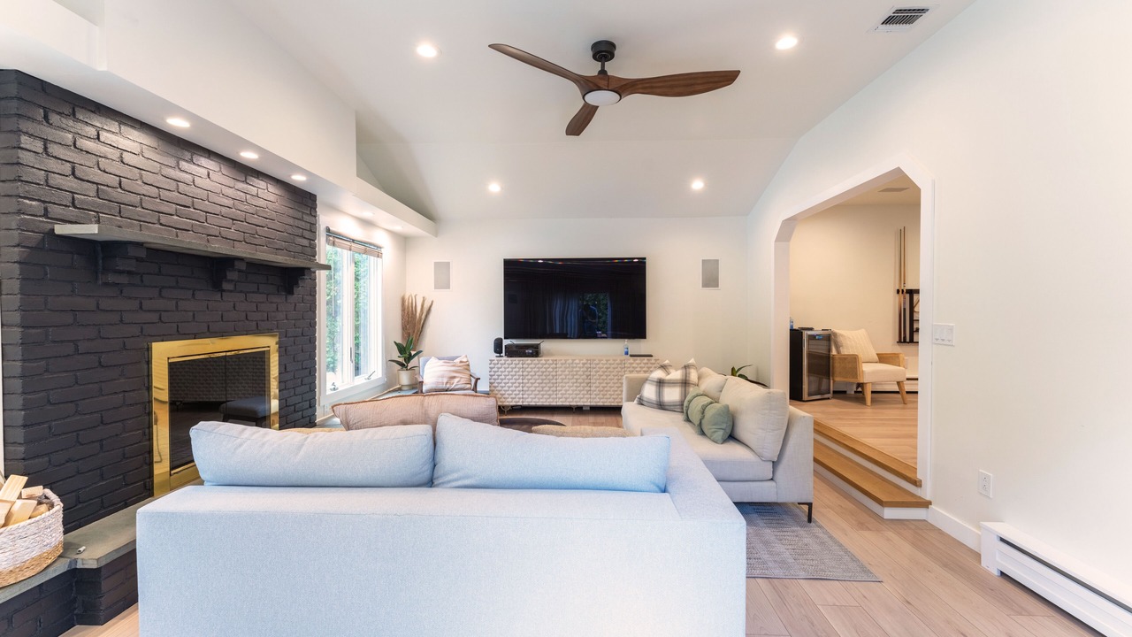 Photo of Livingroom in Shirley