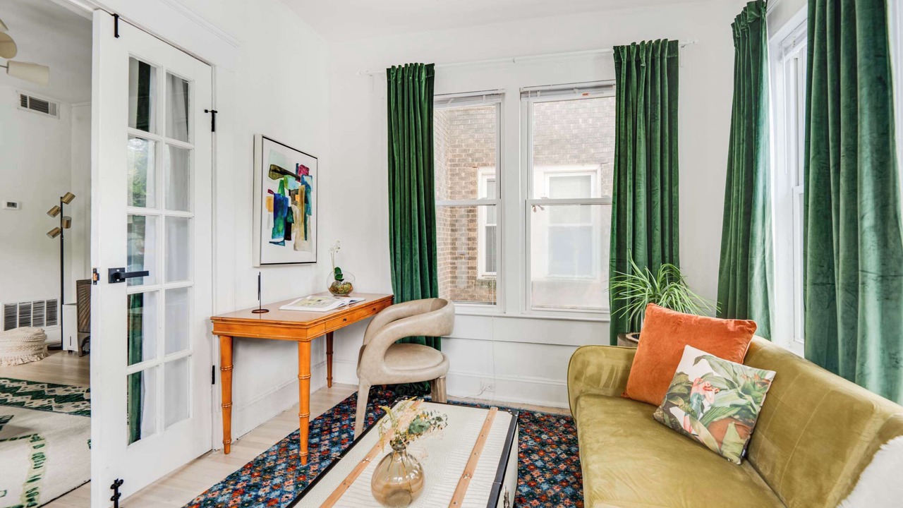 Photo of Livingroom in Candler Park