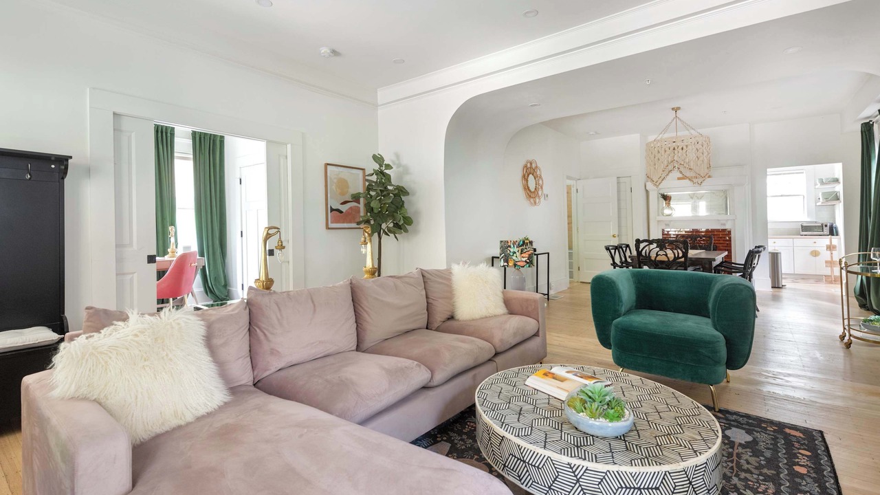 Photo of Livingroom in Inman Park