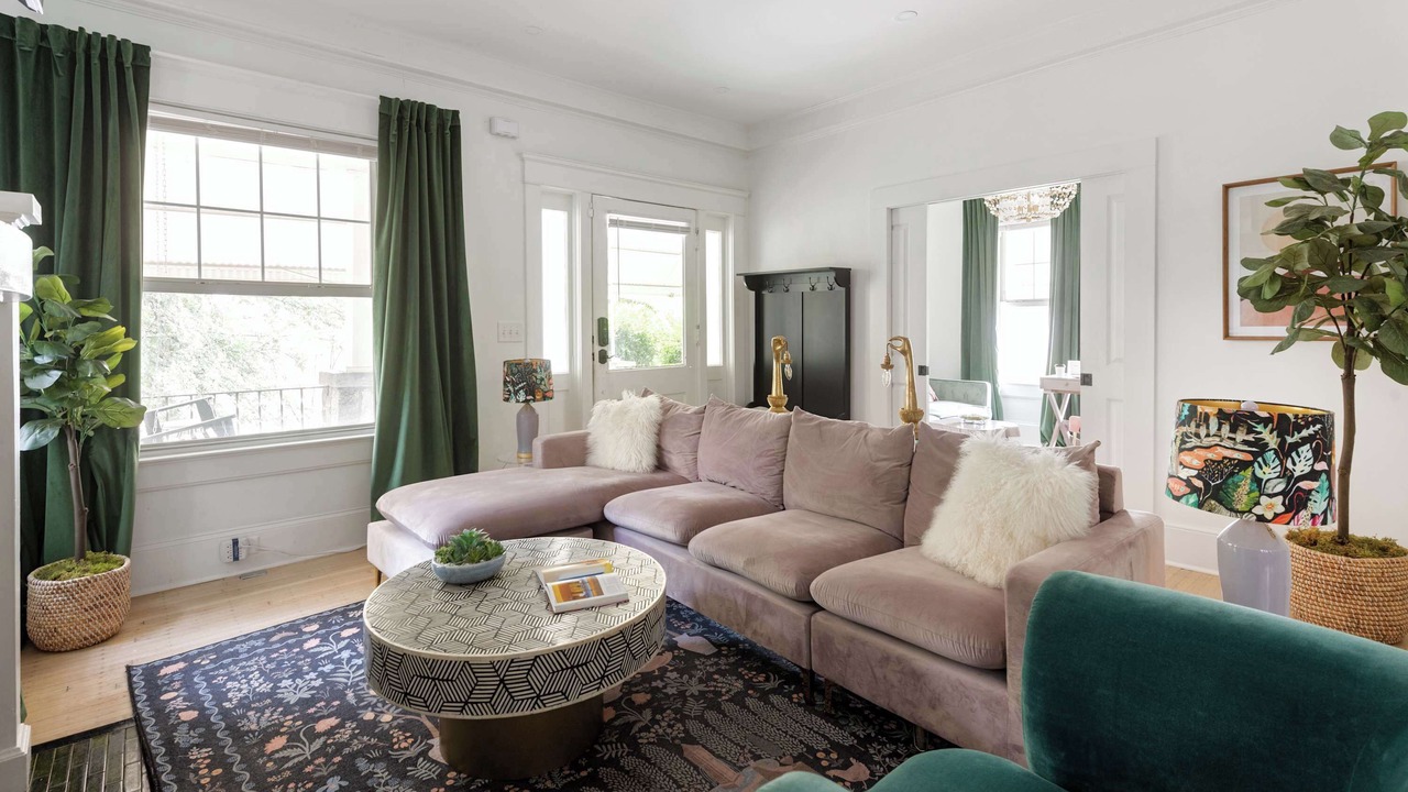 Photo of Livingroom in Inman Park