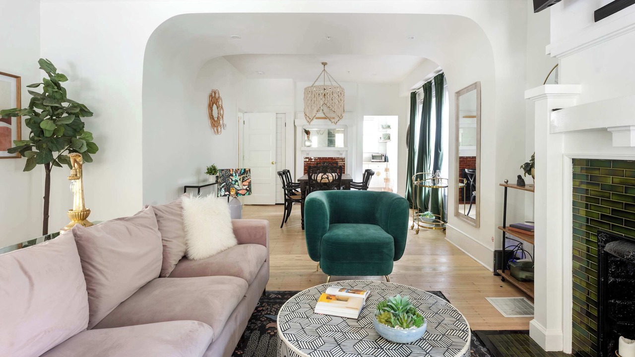 Photo of Livingroom in Inman Park