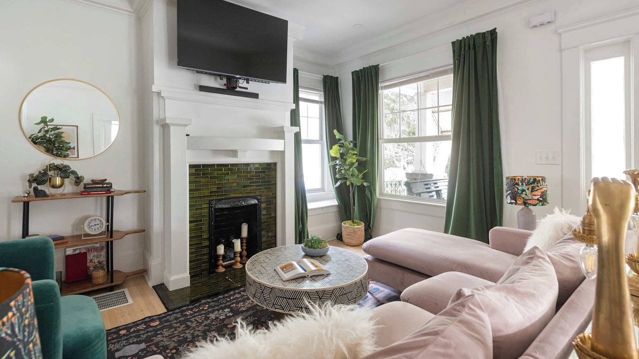 Photo of Livingroom in Inman Park