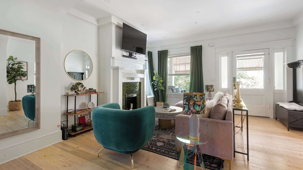 Photo of Livingroom in Inman Park