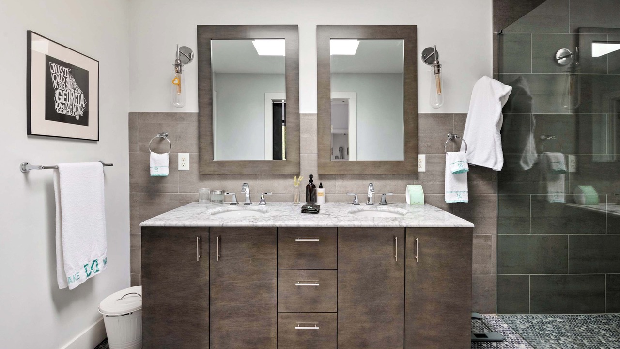 Photo of Bathroom in Poncey-Highland