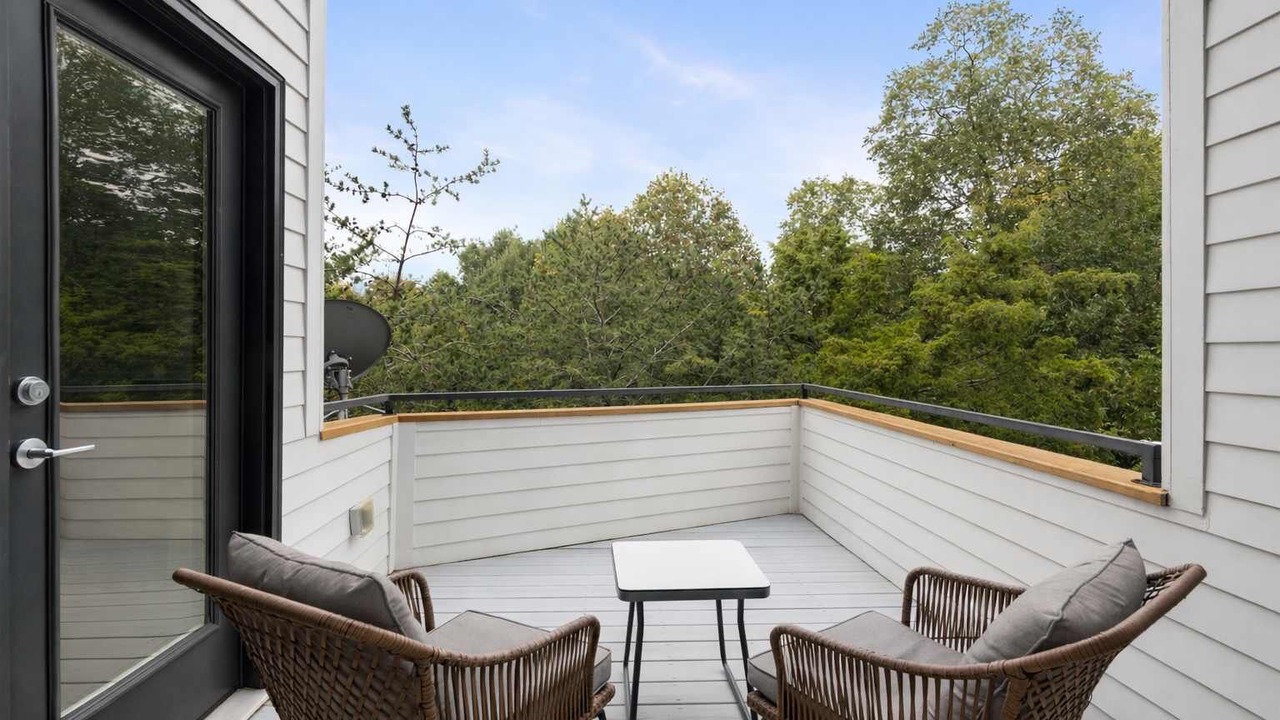 Photo of Patio Balcony in Poncey-Highland