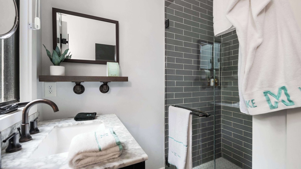 Photo of Bathroom in Poncey-Highland
