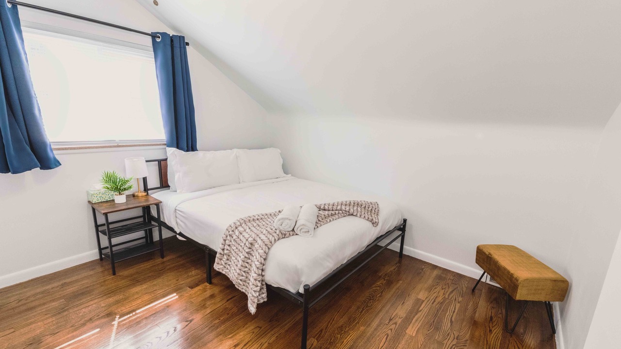 Photo of Bedroom in Royal Oak