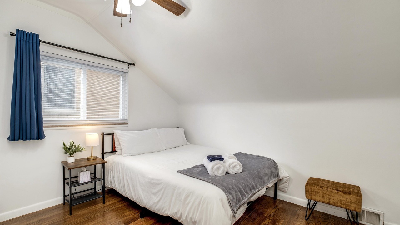 Photo of Bedroom in Royal Oak