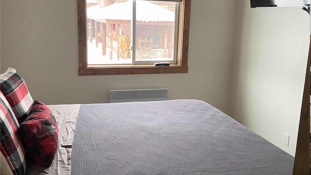 Photo of Bedroom in Island Park