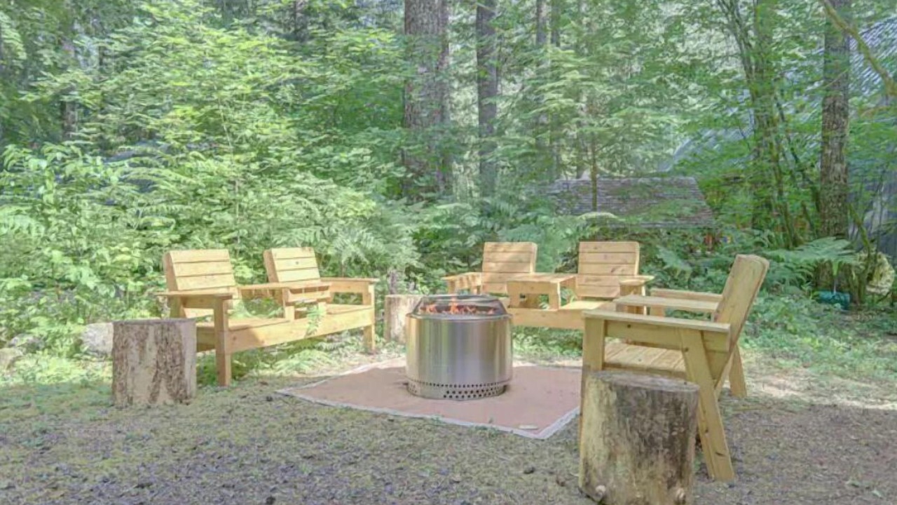 Photo of Outdoor in Rhododendron