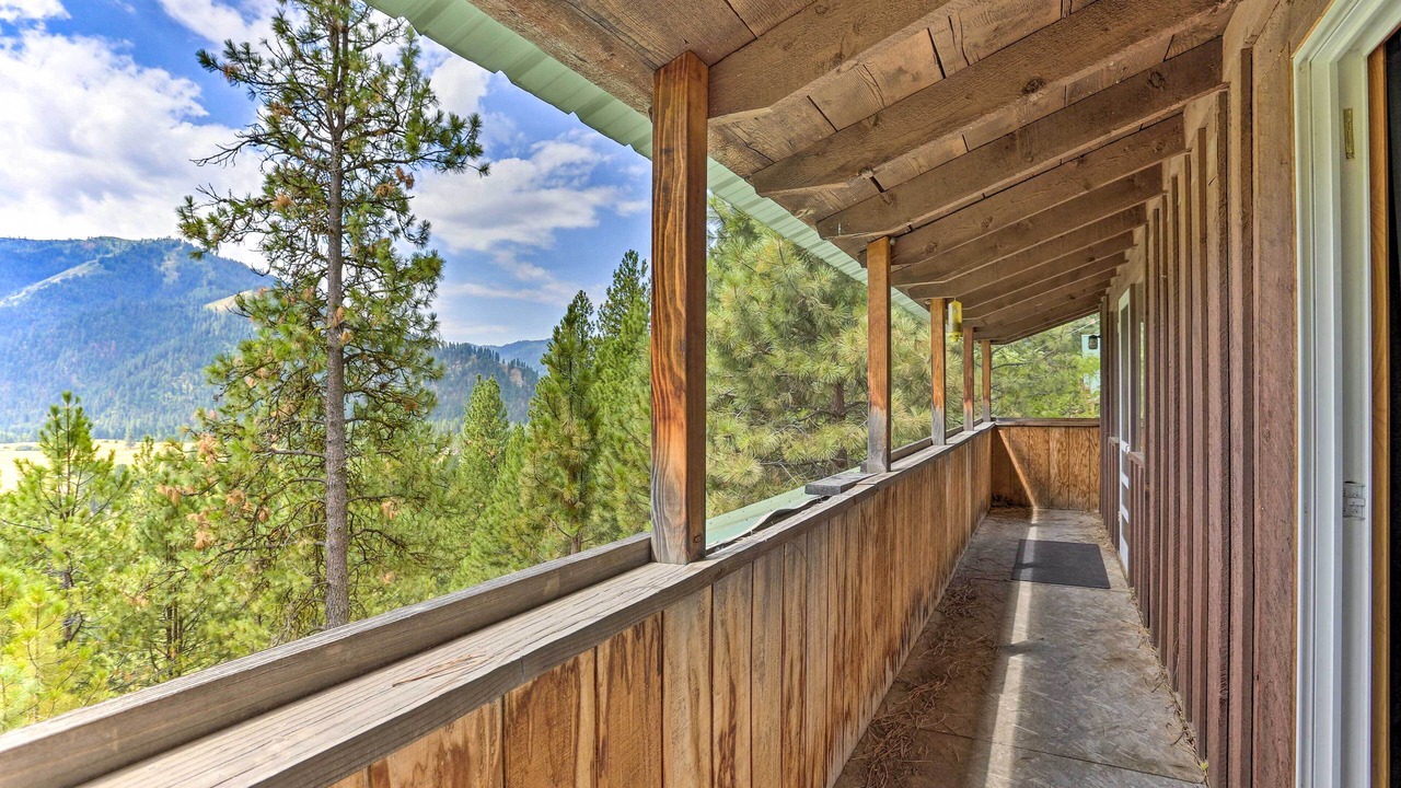 Photo of Patio Balcony in Garden Valley