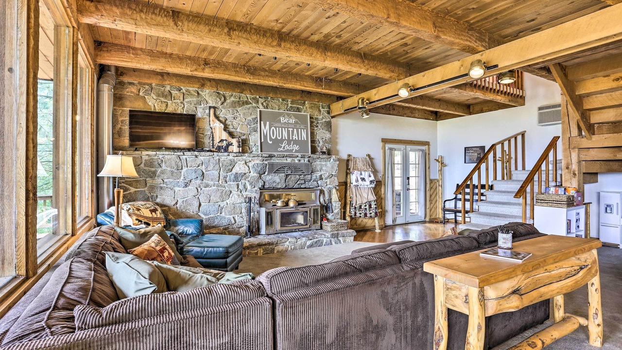 Photo of Livingroom in Garden Valley