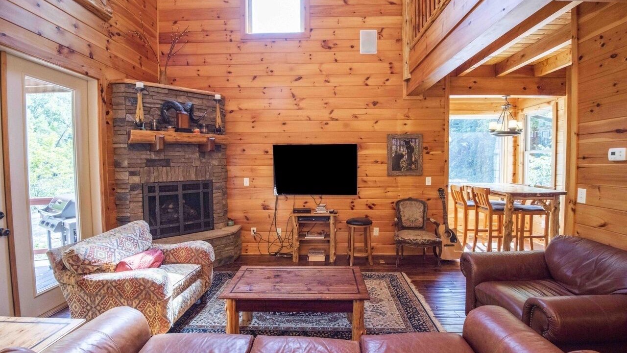 Photo of Livingroom in Tellico Plains