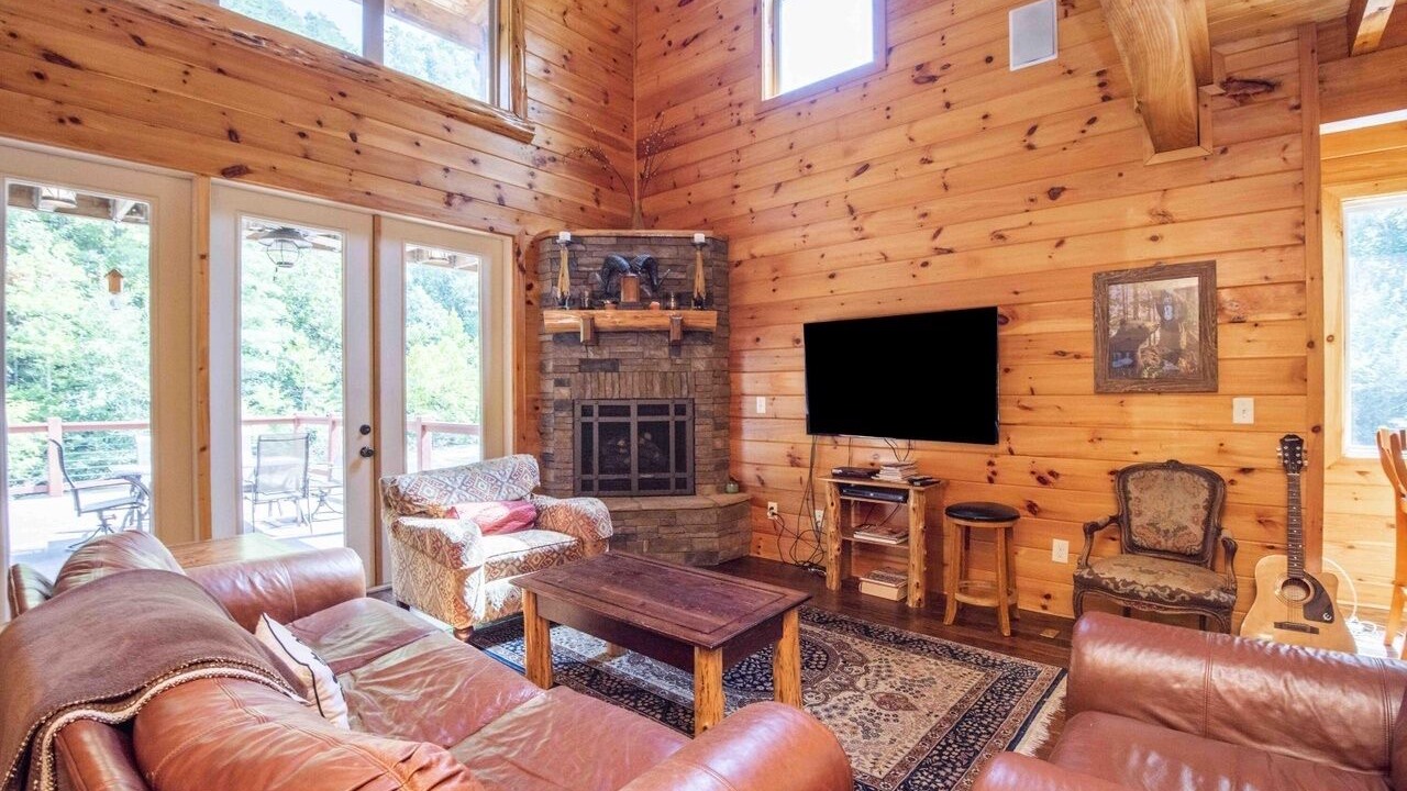 Photo of Livingroom in Tellico Plains