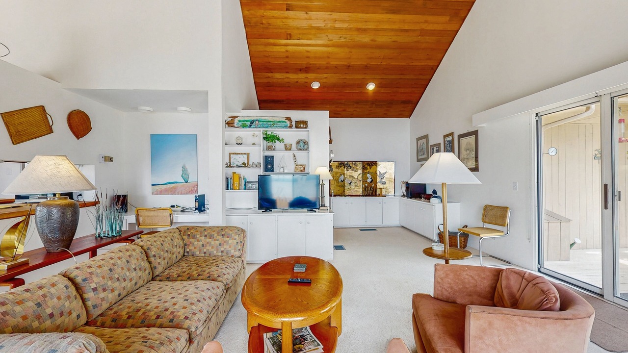 Photo of Livingroom in North Hero