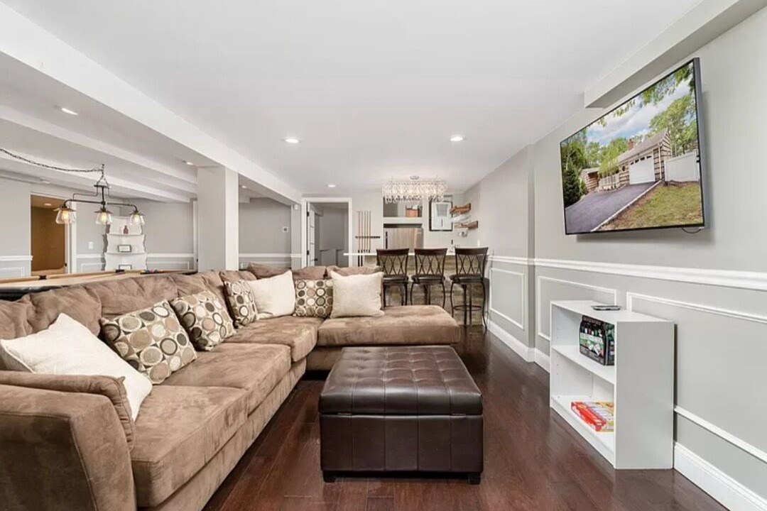 Photo of Livingroom in Hampton Bays