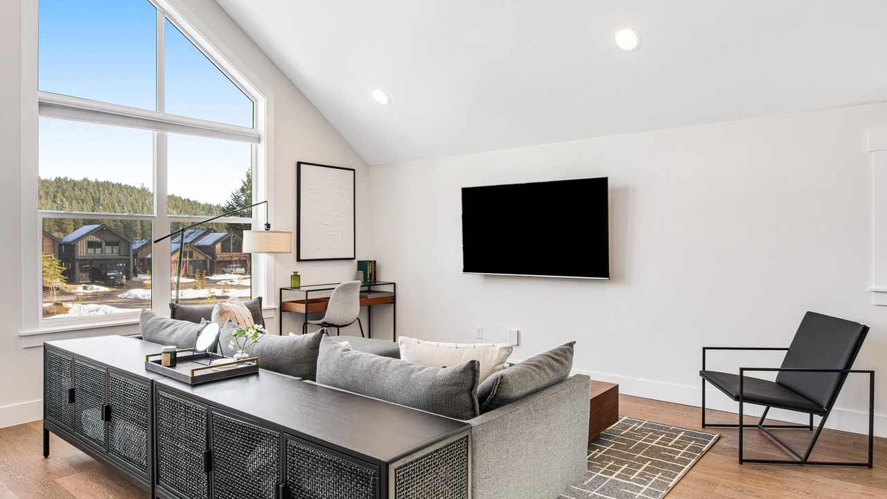 Photo of Livingroom in Roslyn