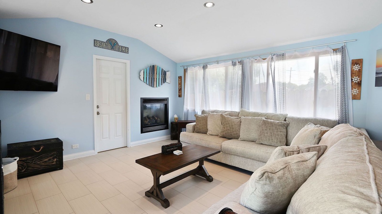 Photo of Livingroom in Miller Beach