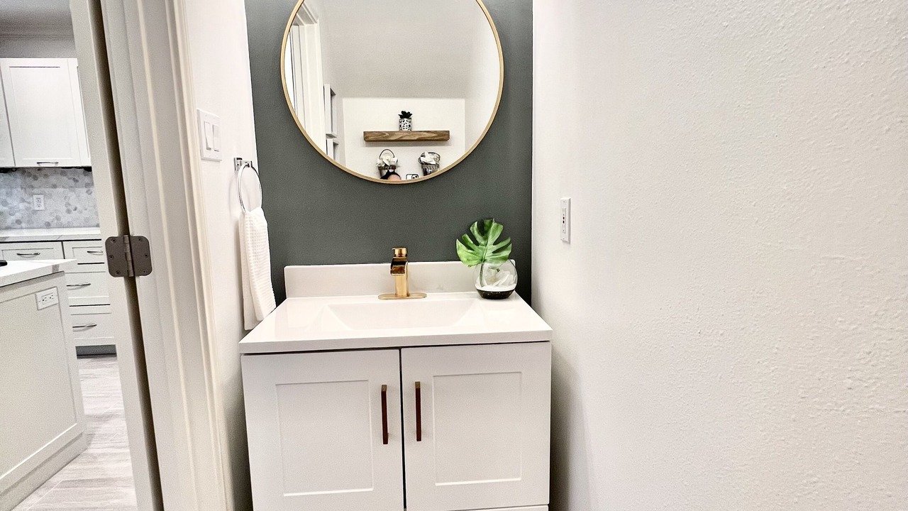 Photo of Bathroom in Alden Bridge