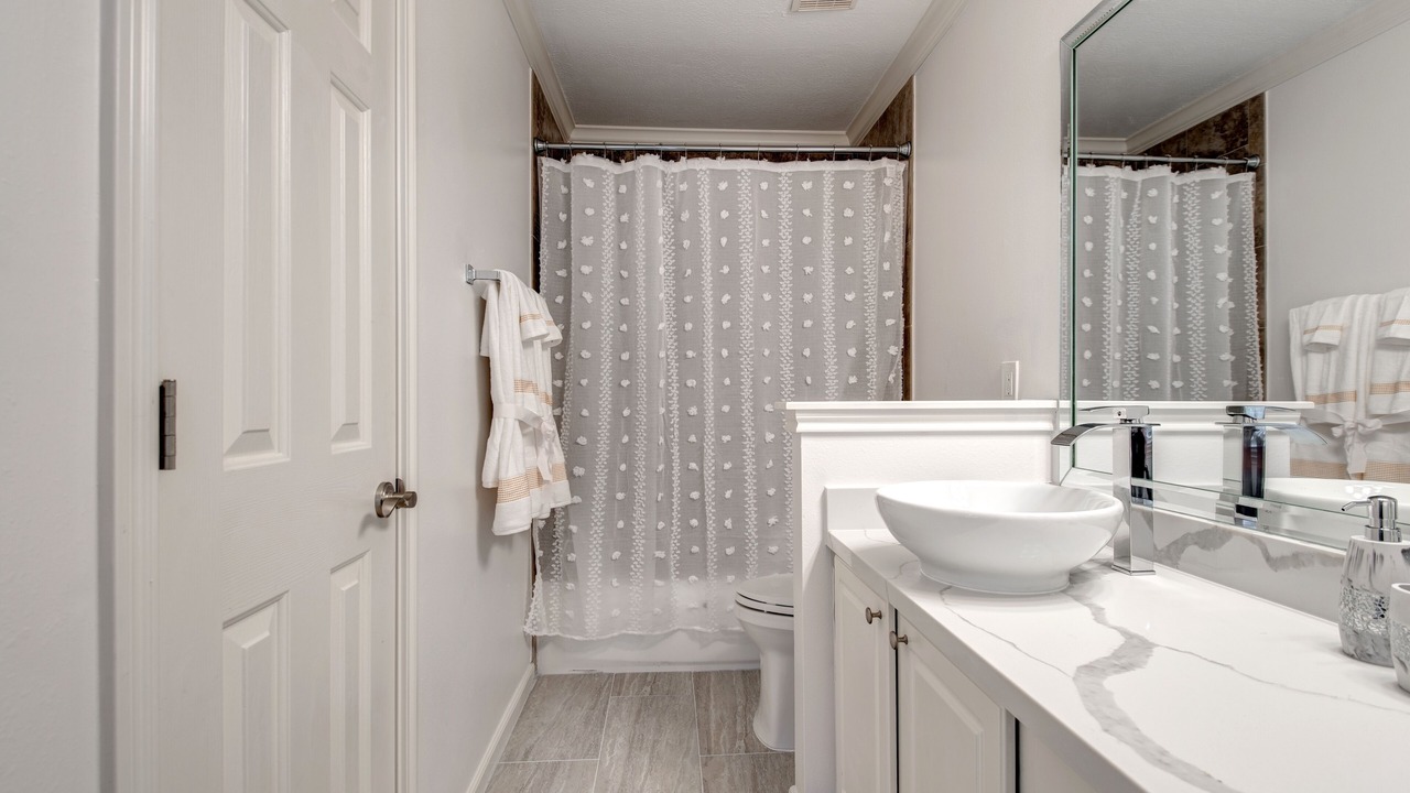 Photo of Bathroom in Alden Bridge