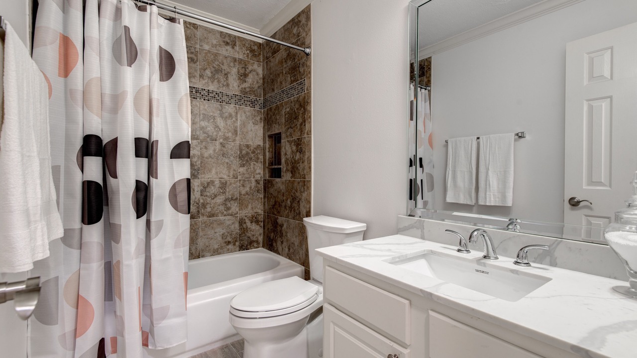 Photo of Bathroom in Alden Bridge