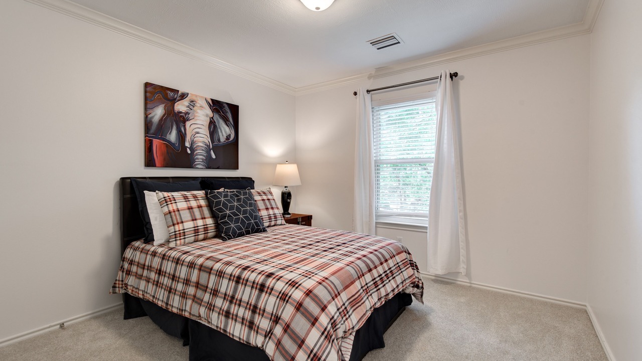 Photo of Bedroom in Alden Bridge