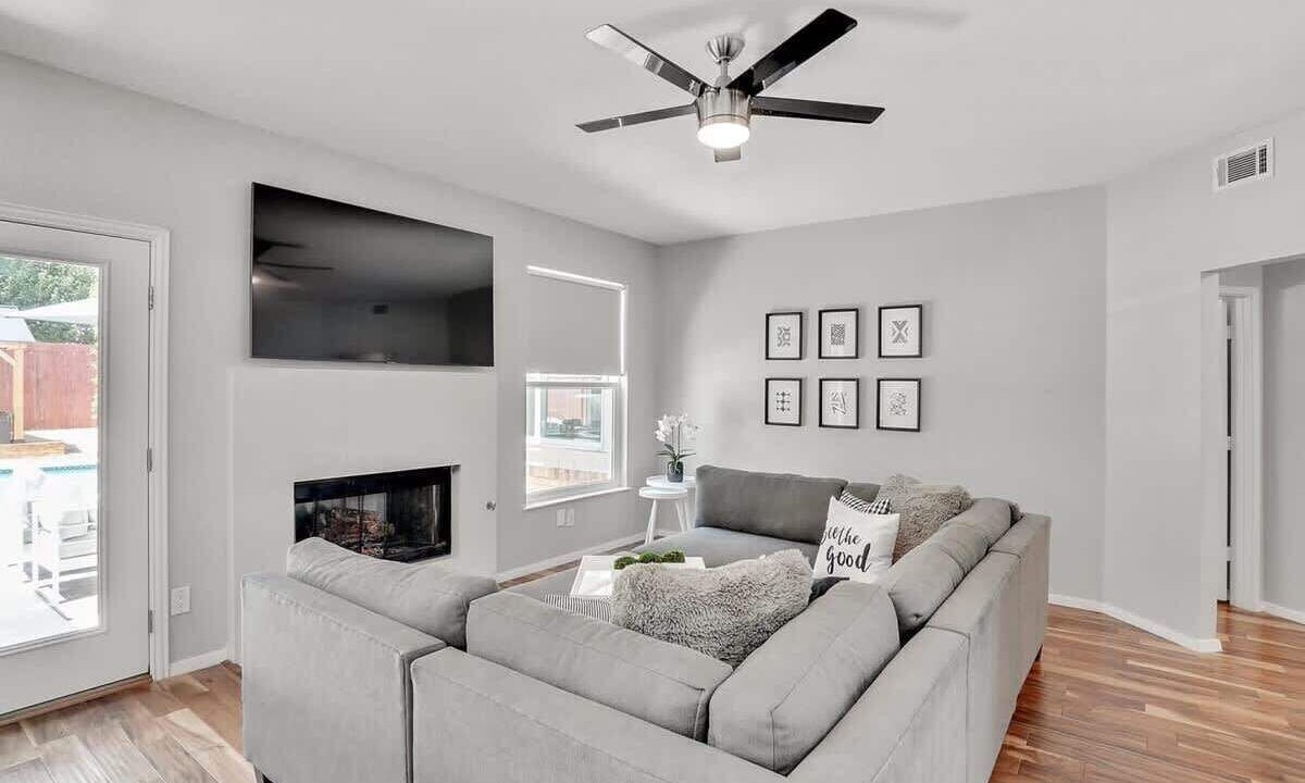 Photo of Livingroom in Flower Mound