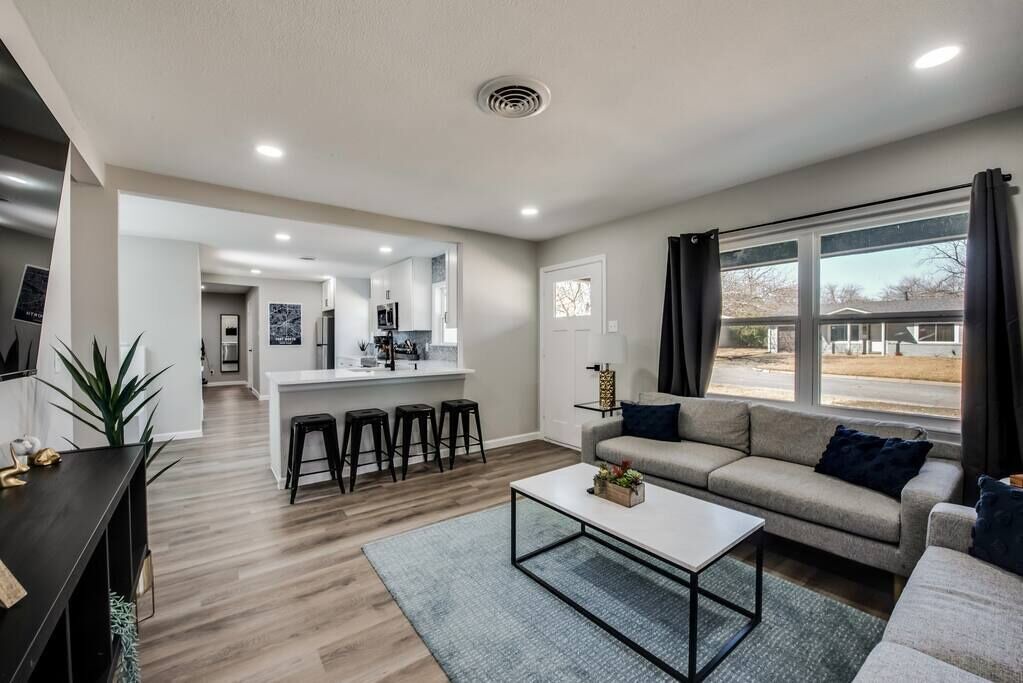 Photo of Bedroom in Haltom City