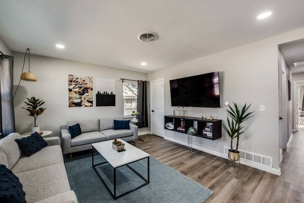 Photo of Livingroom in Haltom City