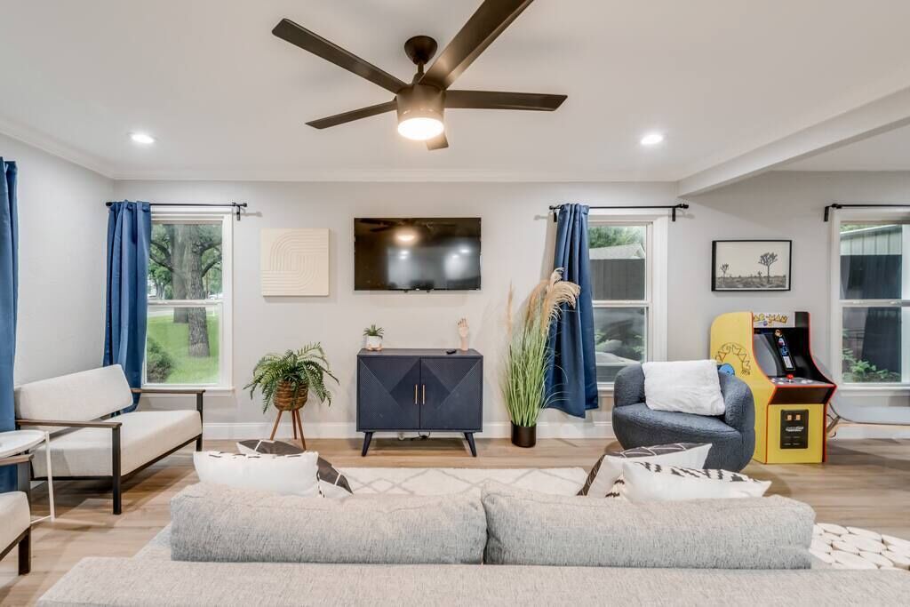 Photo of Livingroom in Original Town