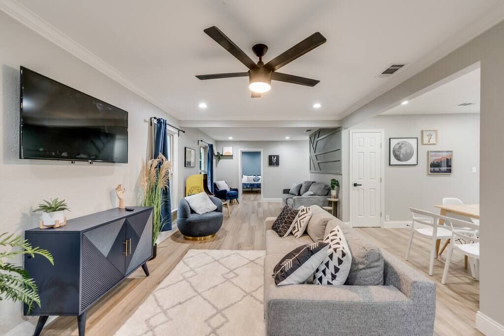 Photo of Livingroom in Original Town