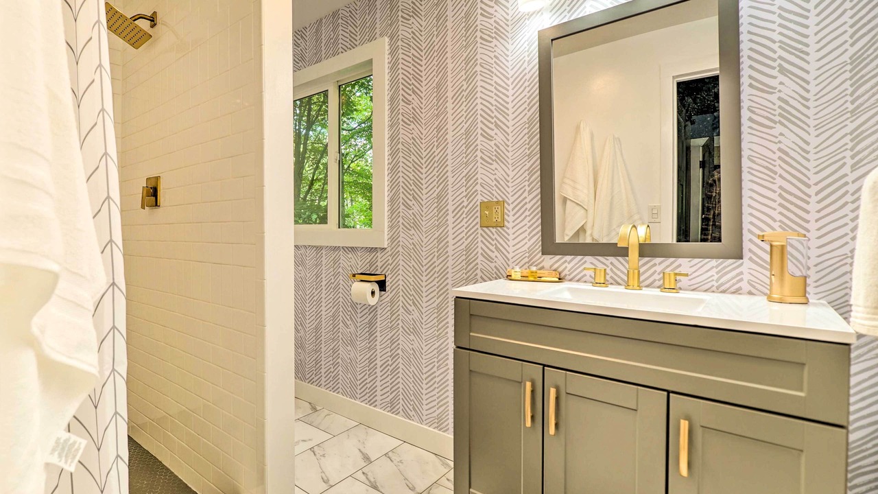 Photo of Bathroom in Canadian Lakes