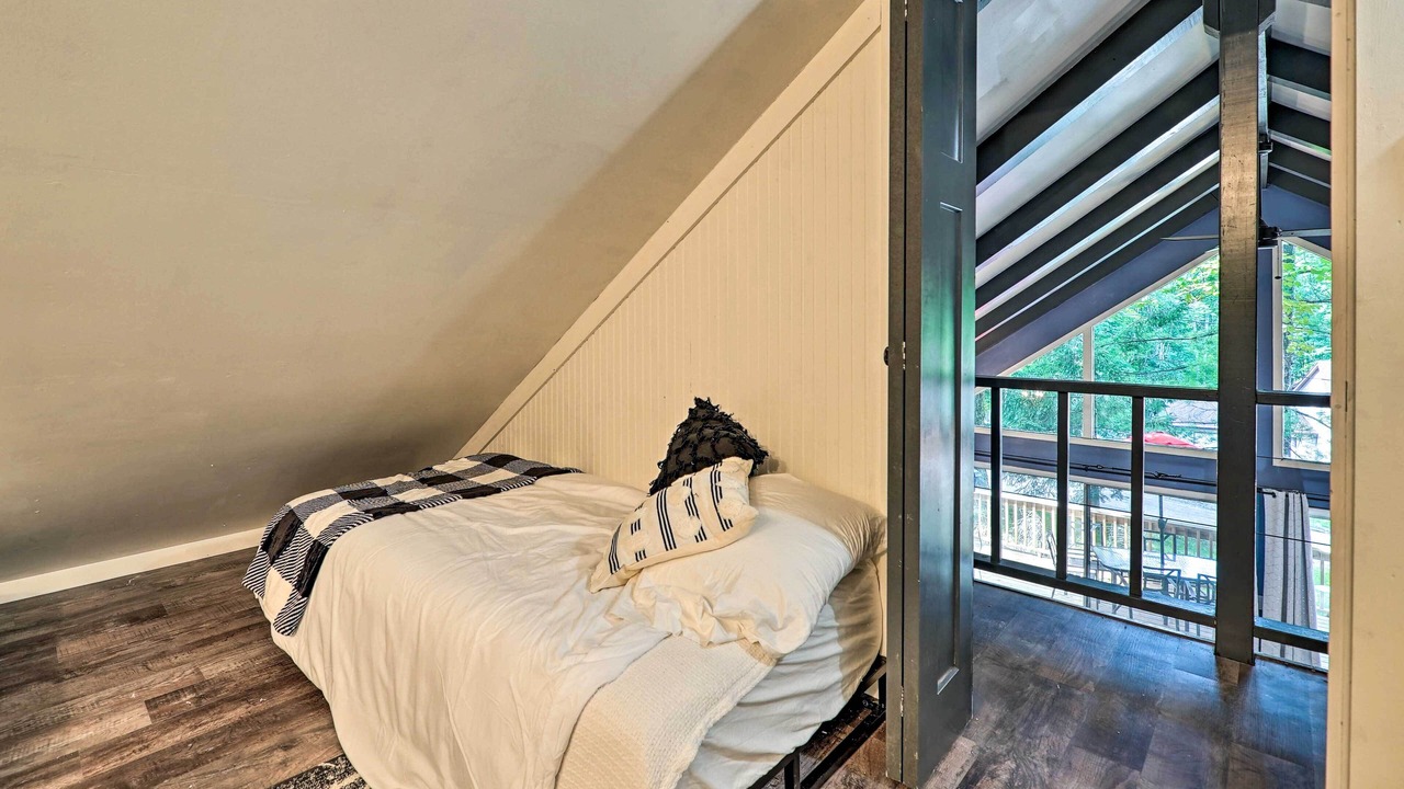Photo of Bedroom in Canadian Lakes