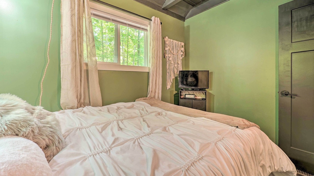 Photo of Bedroom in Canadian Lakes