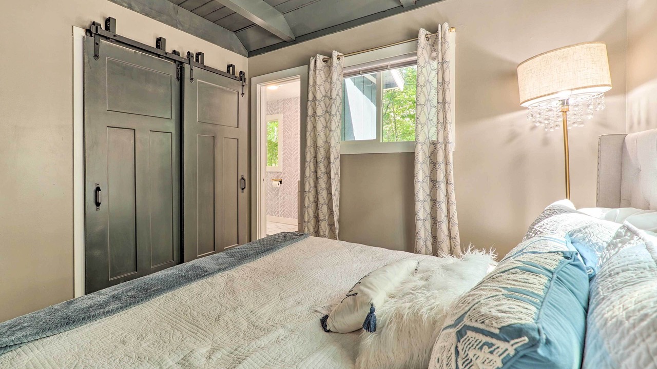 Photo of Bedroom in Canadian Lakes