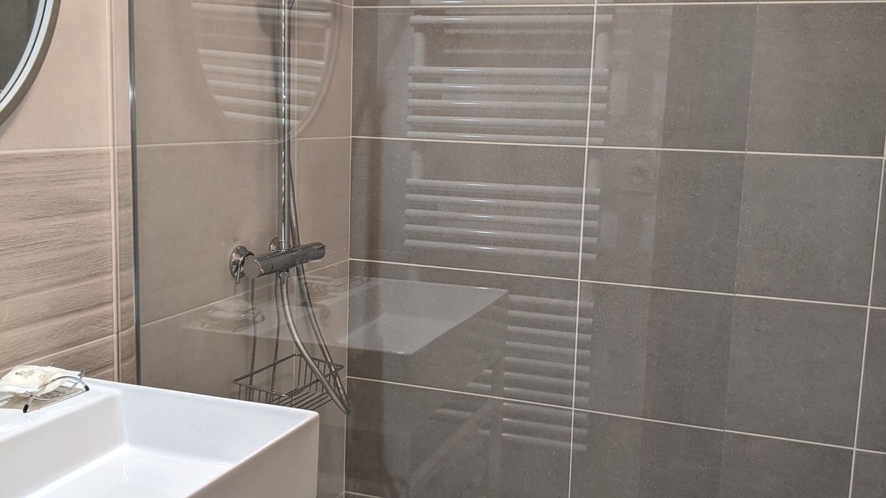 Photo of Bathroom in Llo
