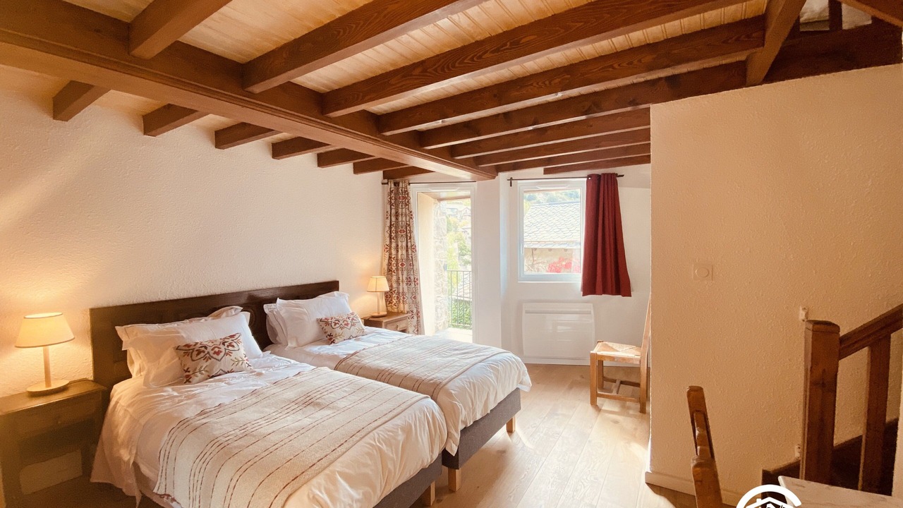 Photo of Bedroom in Llo