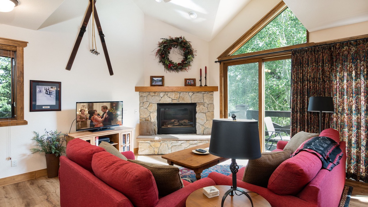 Photo of Livingroom in Four O'Clock