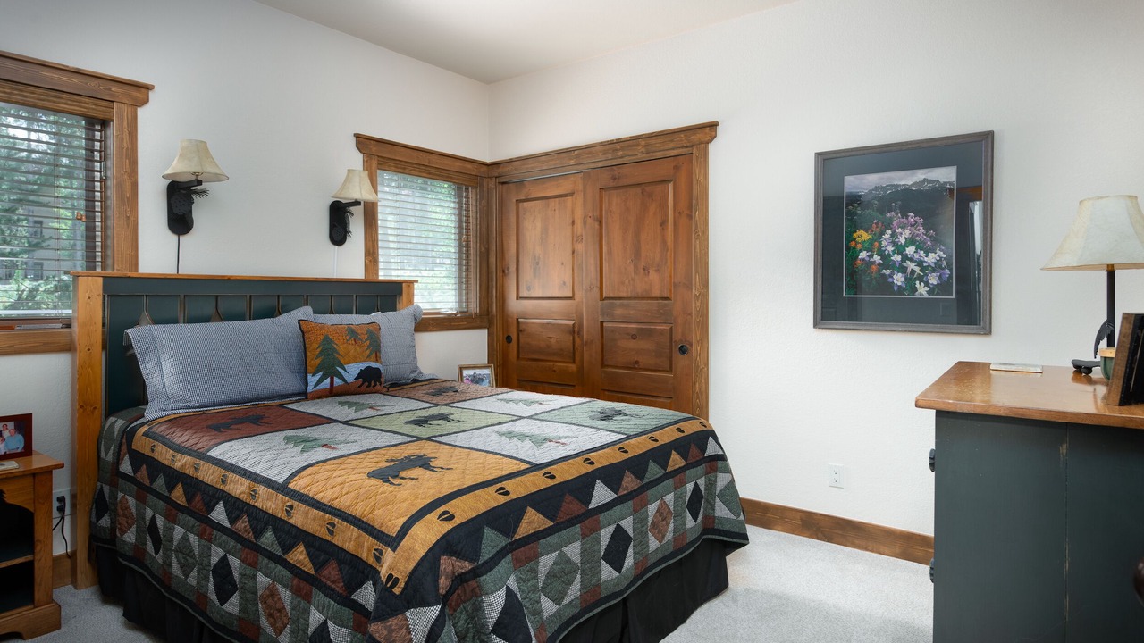Photo of Bedroom in Four O'Clock