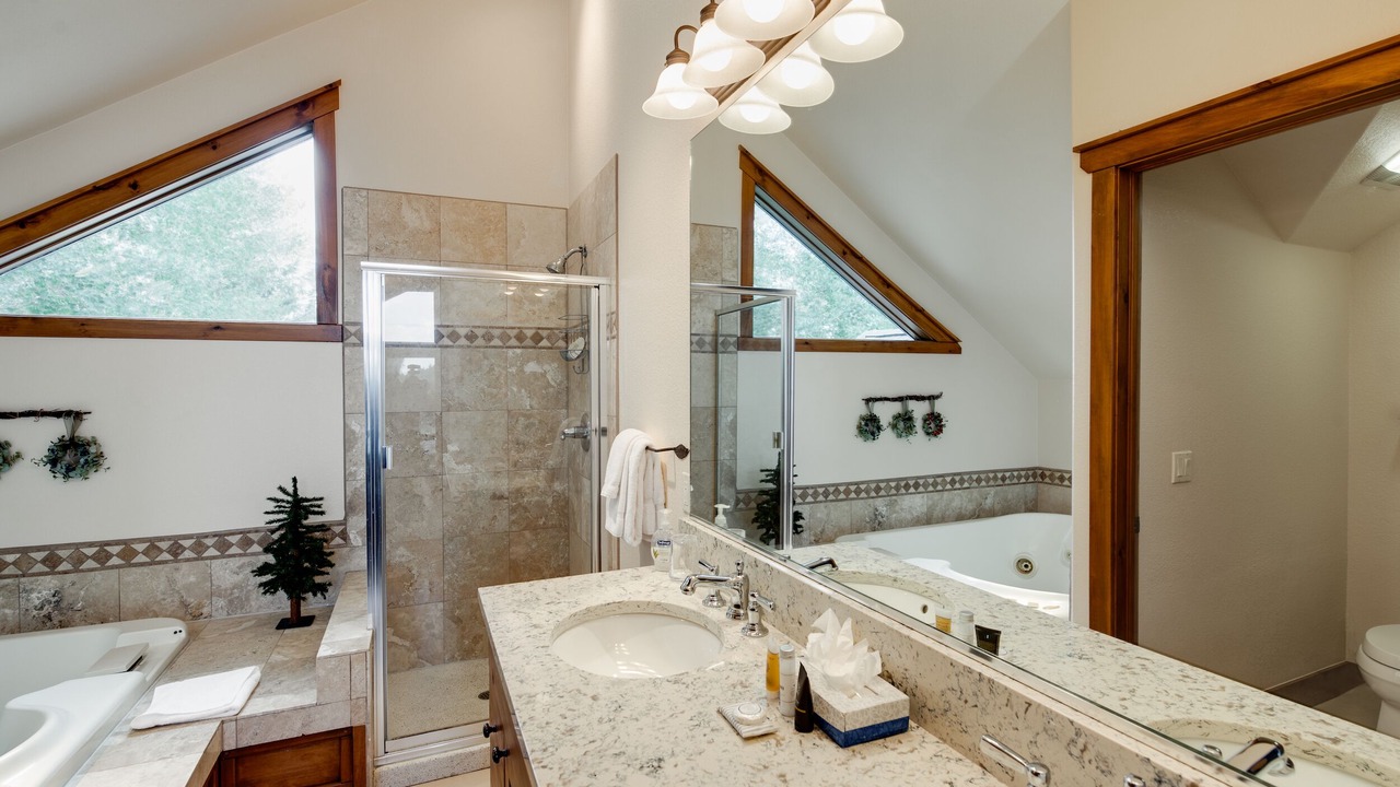 Photo of Bathroom in Four O'Clock
