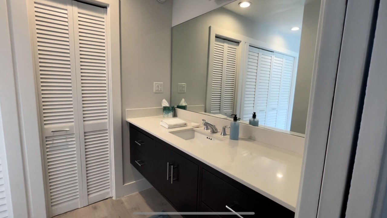 Photo of Bathroom in The Jungle