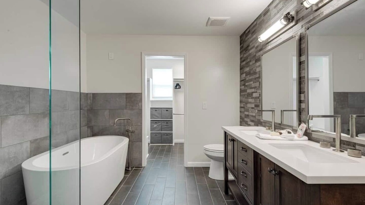 Photo of Bathroom in Nashville-Davidson