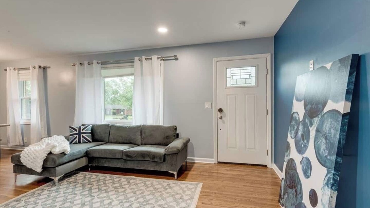 Photo of Livingroom in Nashville-Davidson
